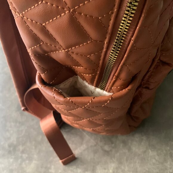 Vera New York Quilt Backpack Cognac main image 11